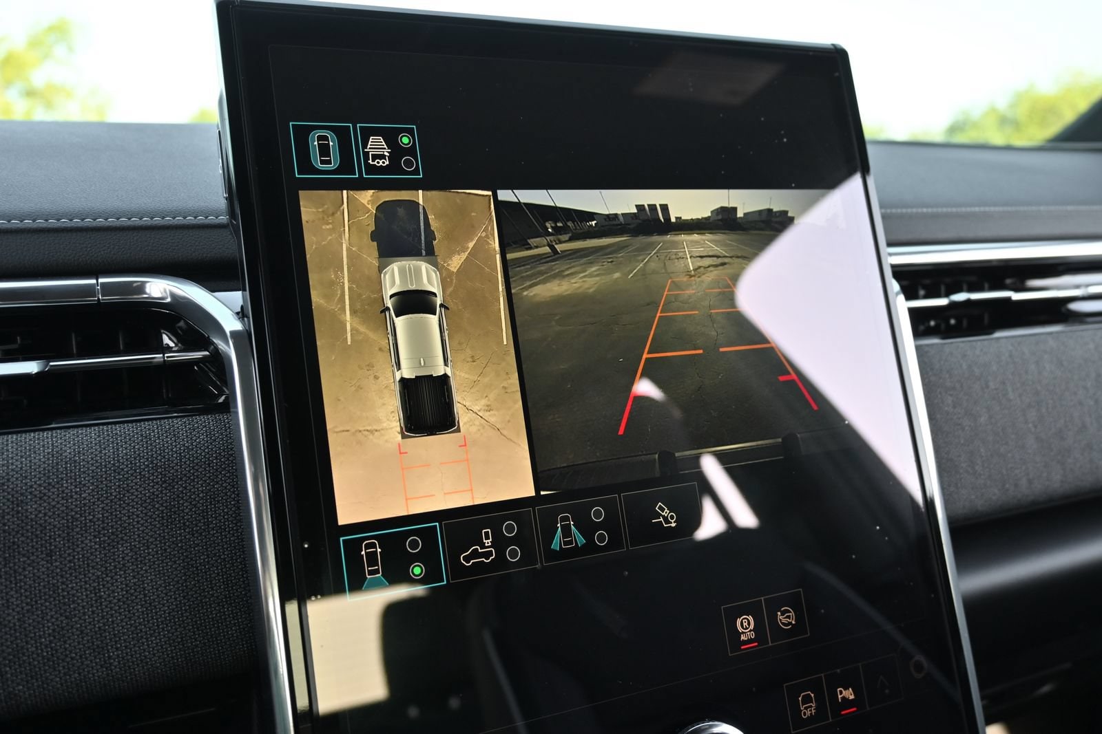 2026 GMC Sierra EV Elevation - Photo 13