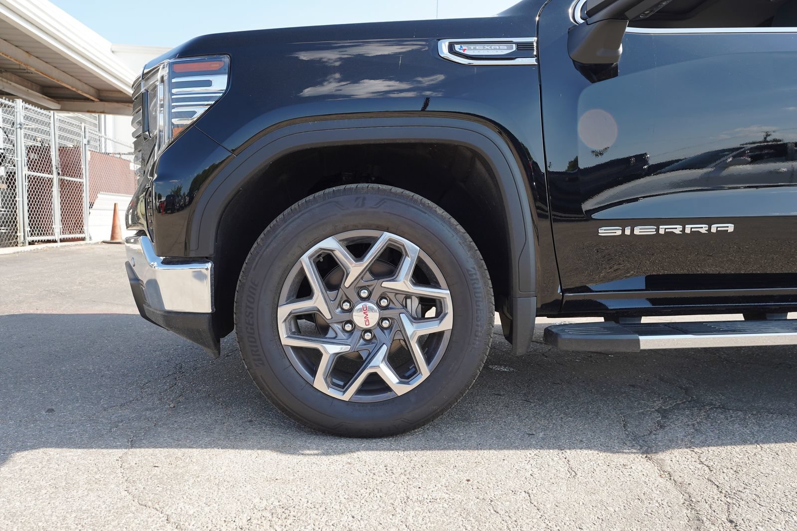 2026 GMC Sierra 1500 SLT - Photo 28