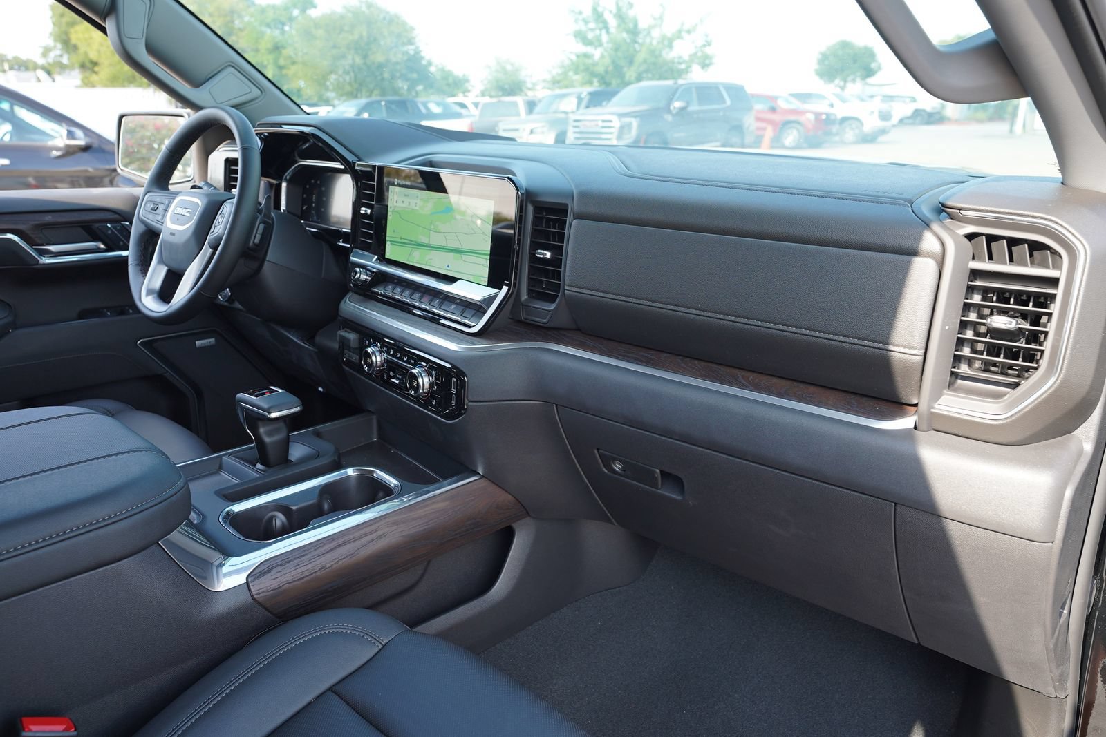 2026 GMC Sierra 1500 SLT - Photo 24