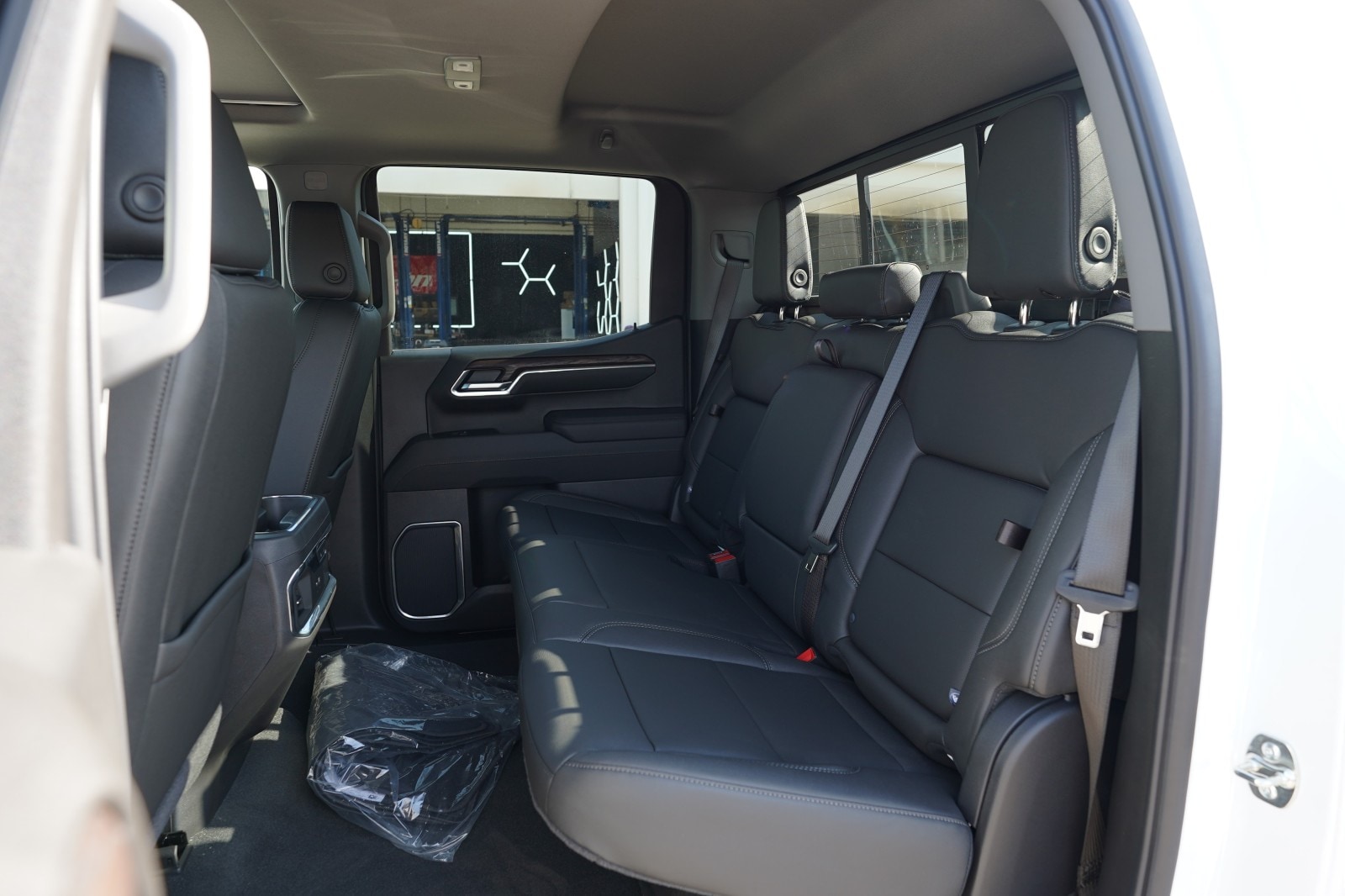 2026 GMC Sierra 1500 SLT - Photo 20