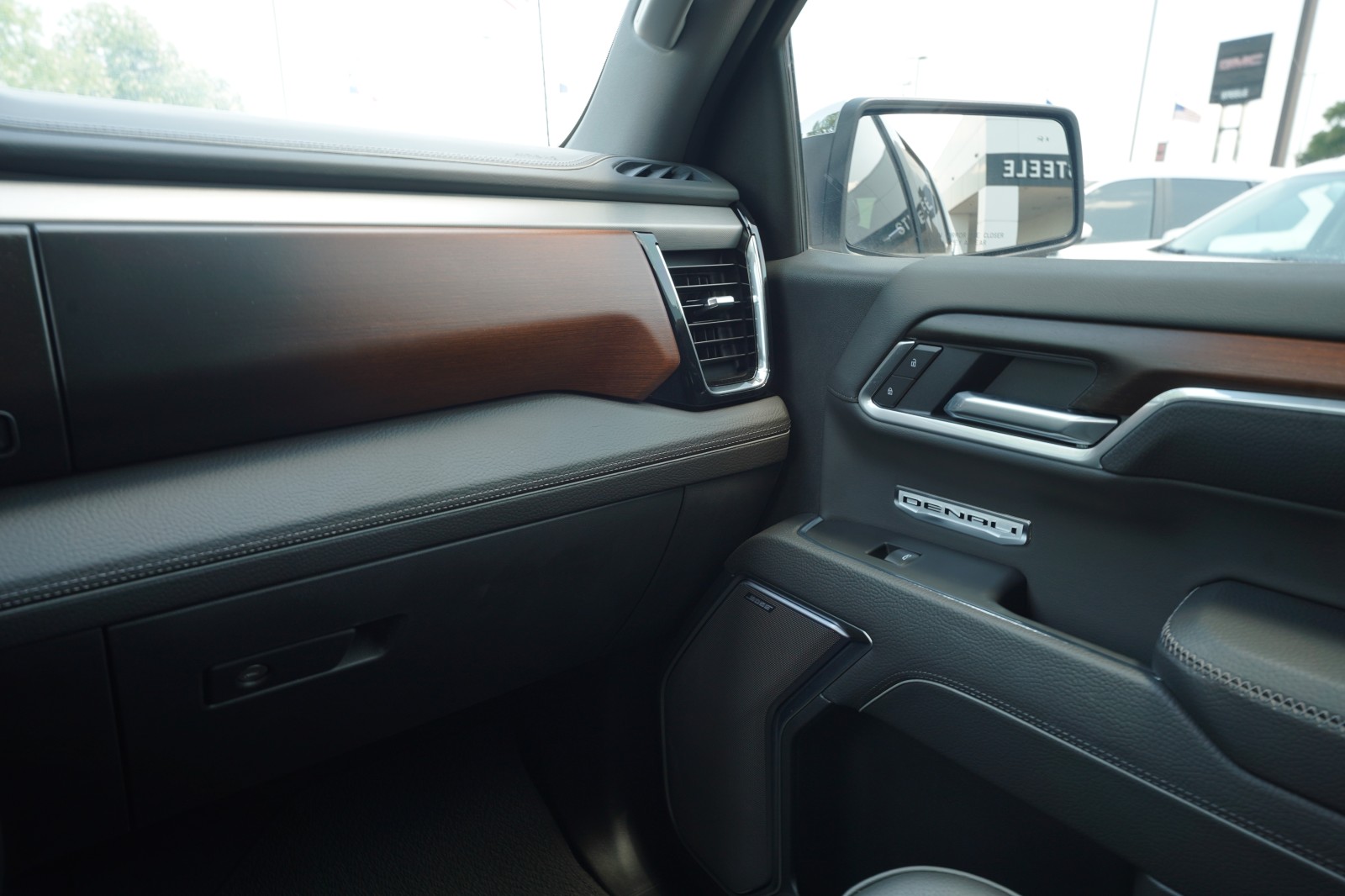 2026 GMC Sierra 1500 Denali - Photo 8
