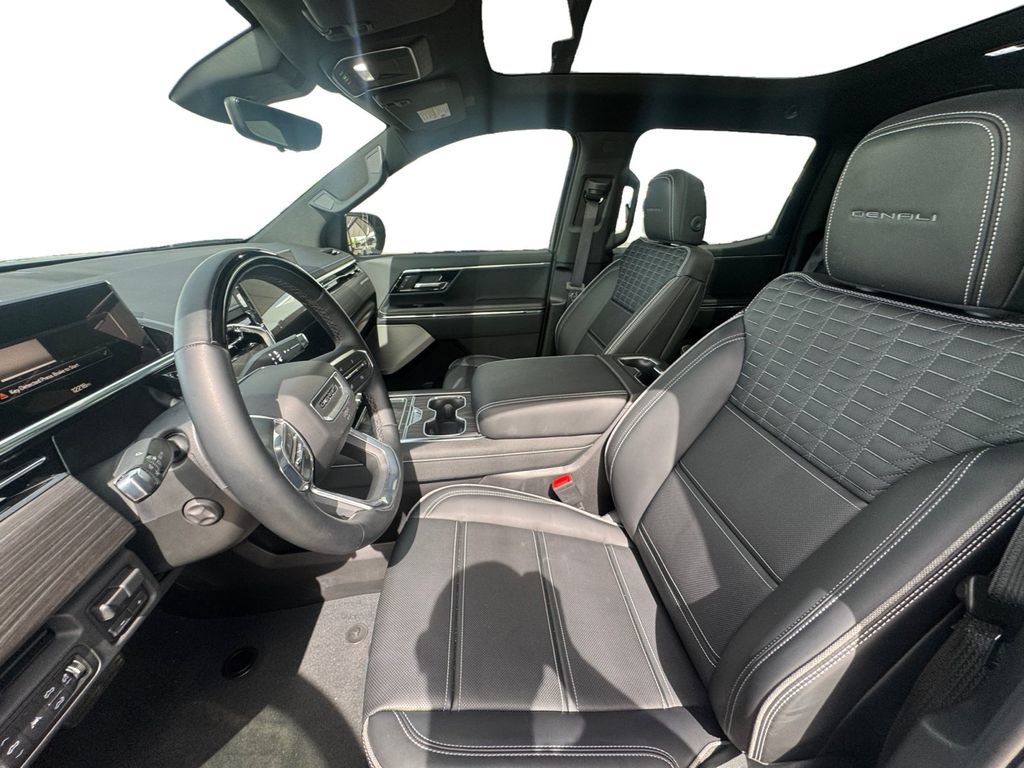 2025 GMC Sierra EV Denali - Photo 10