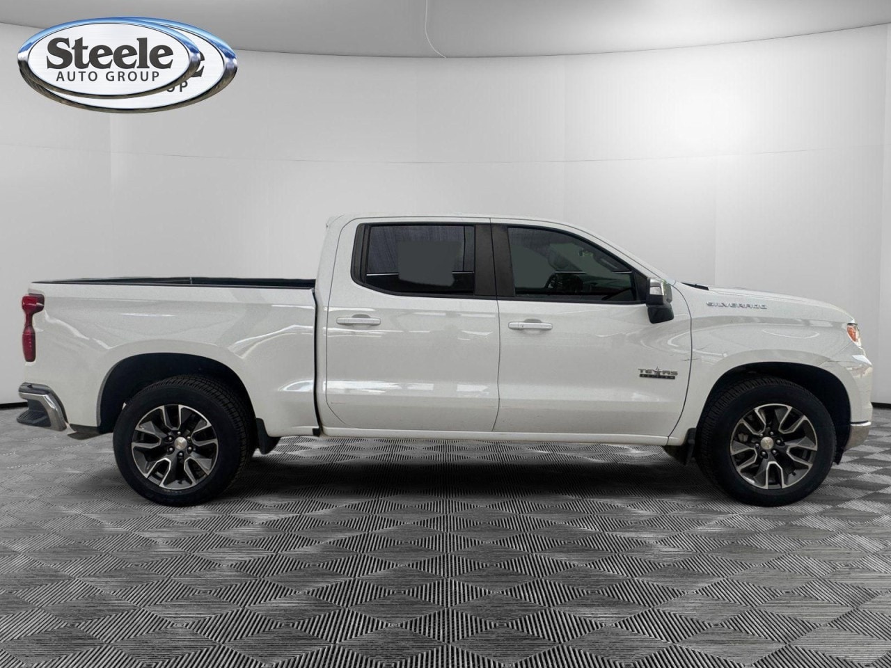 2023 Chevrolet Silverado 1500 LT - Photo 6