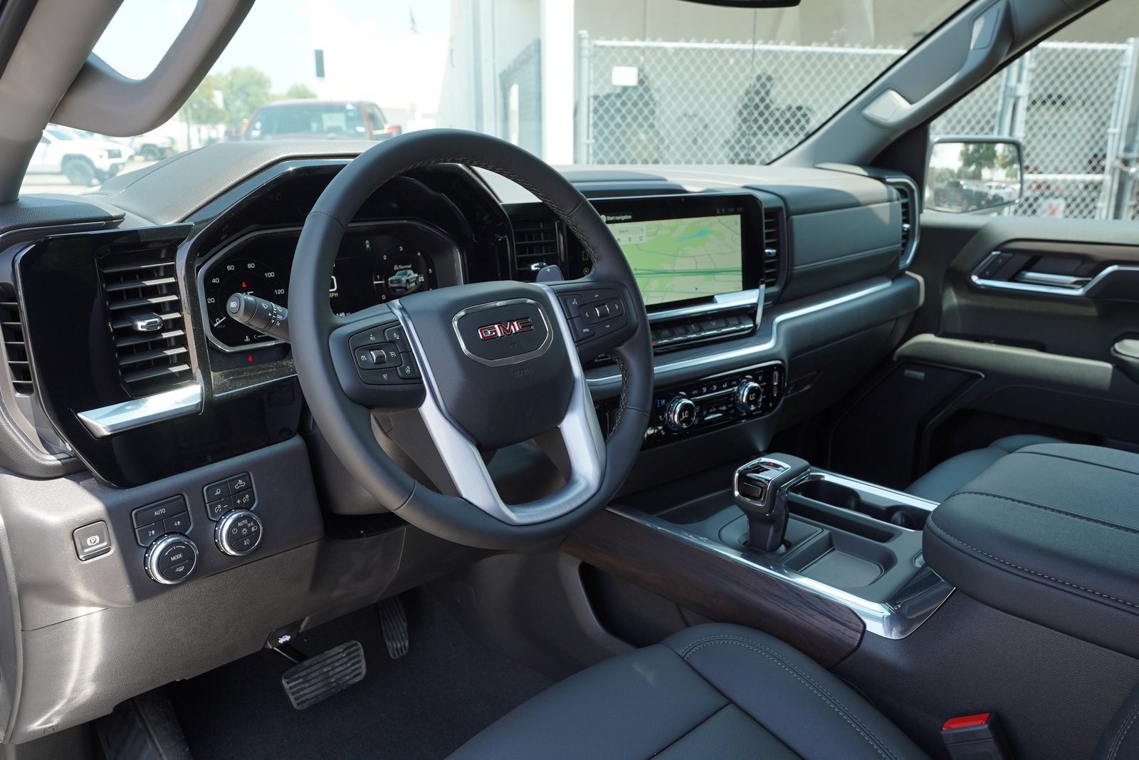 2026 GMC Sierra 1500 SLT - Photo 17
