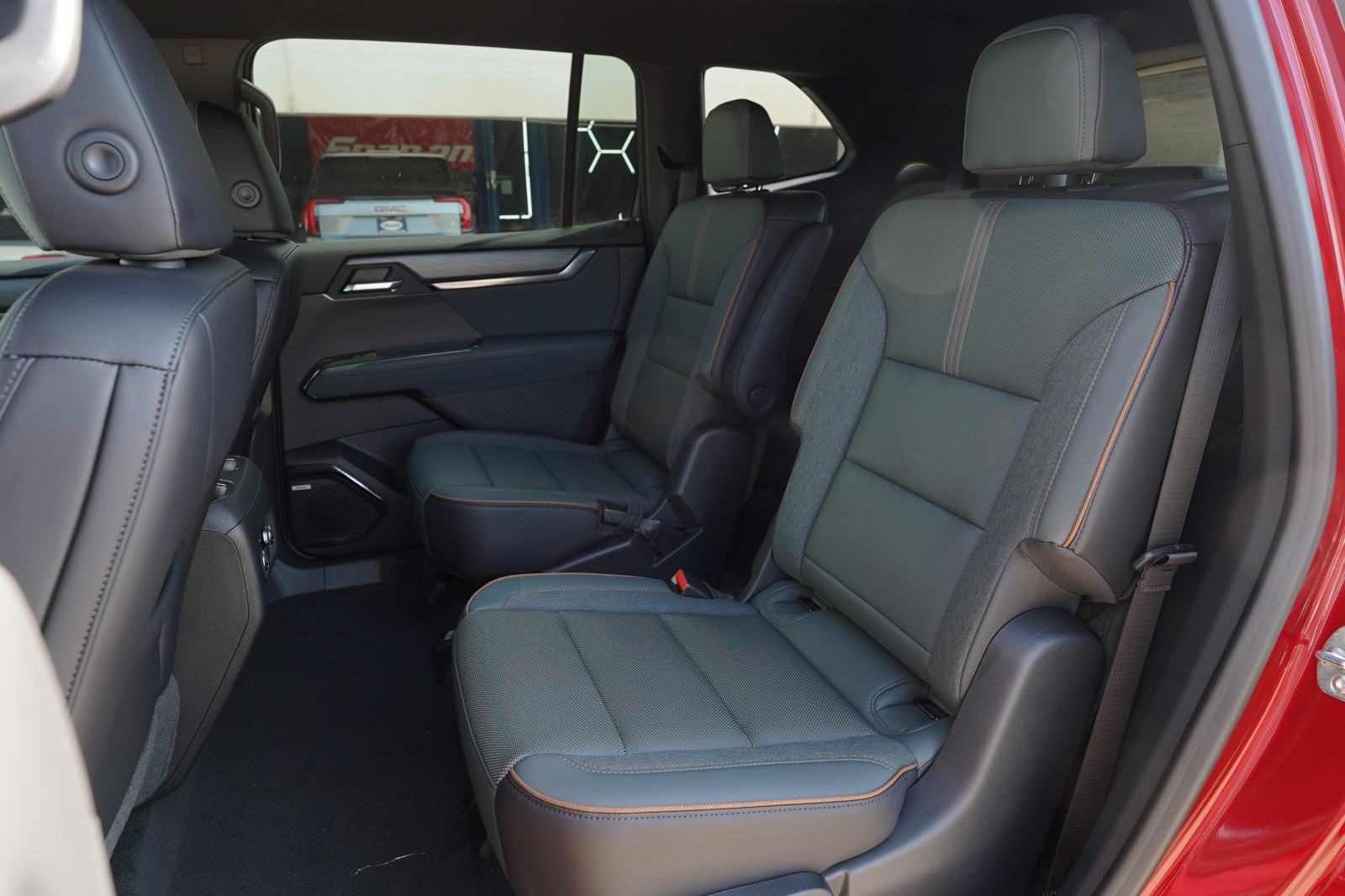 2026 GMC Acadia AT4 - Photo 20