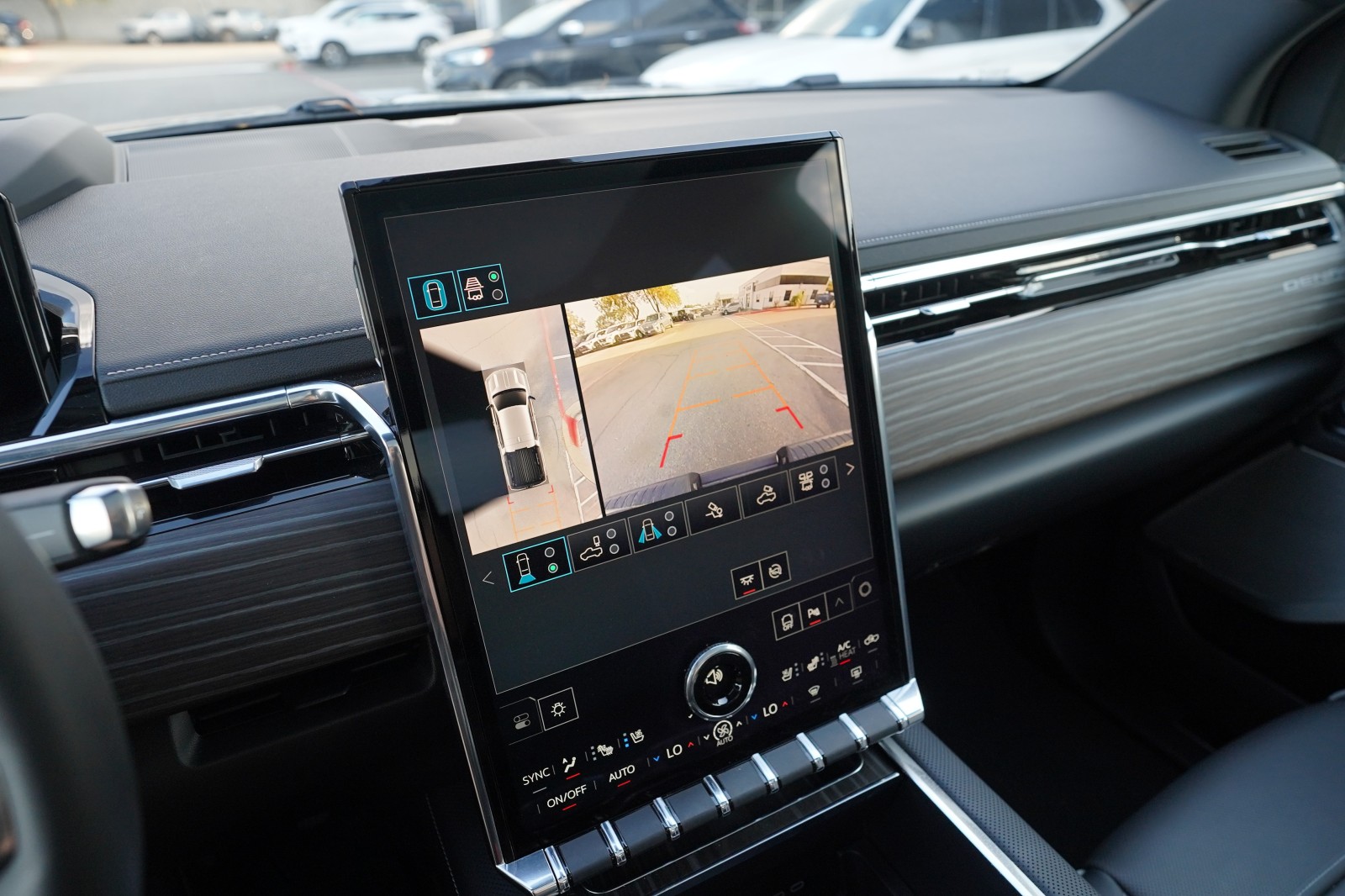 2025 GMC Sierra EV Denali - Photo 13