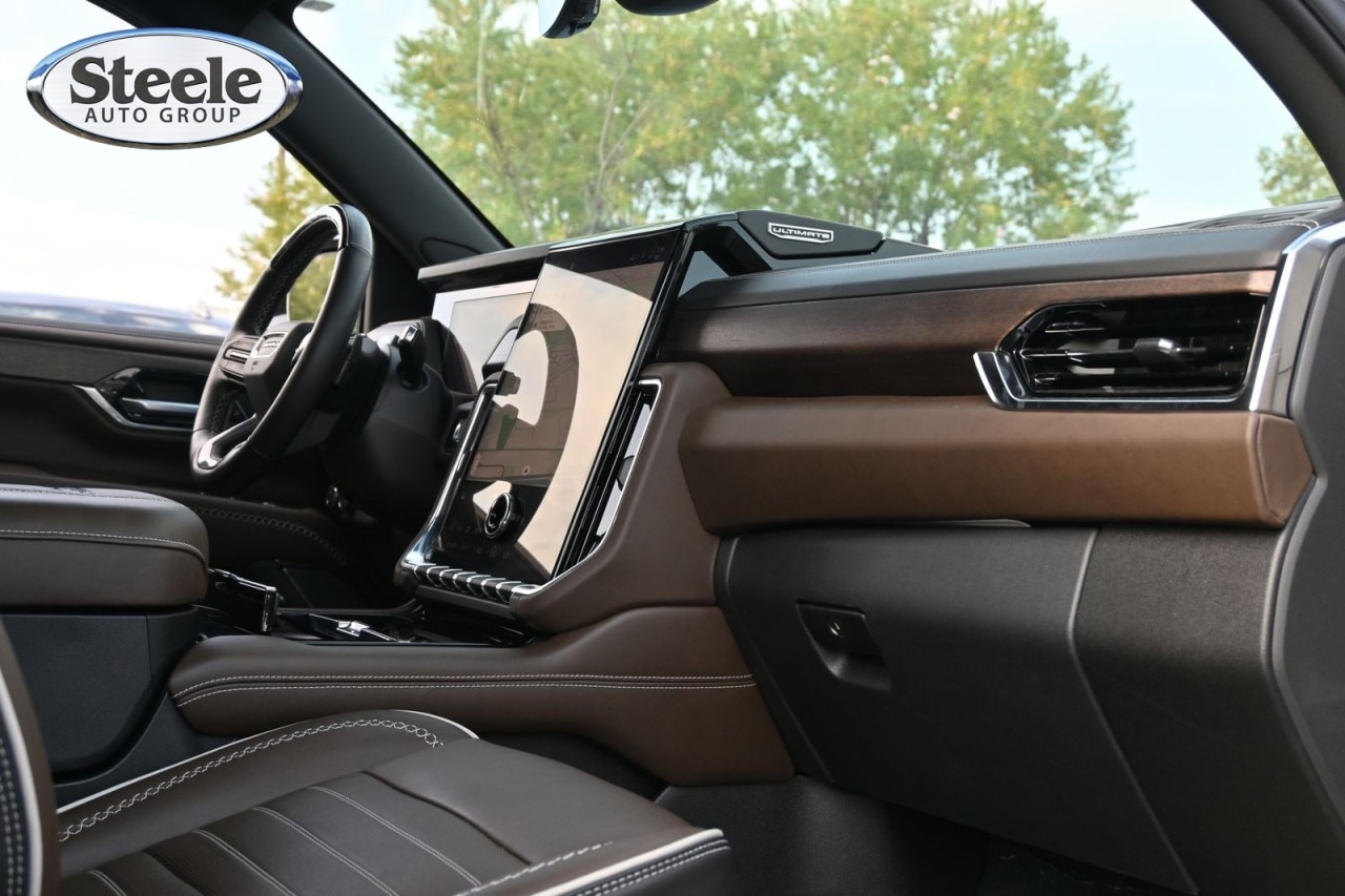 2025 GMC Yukon Denali Ultimate - Photo 26