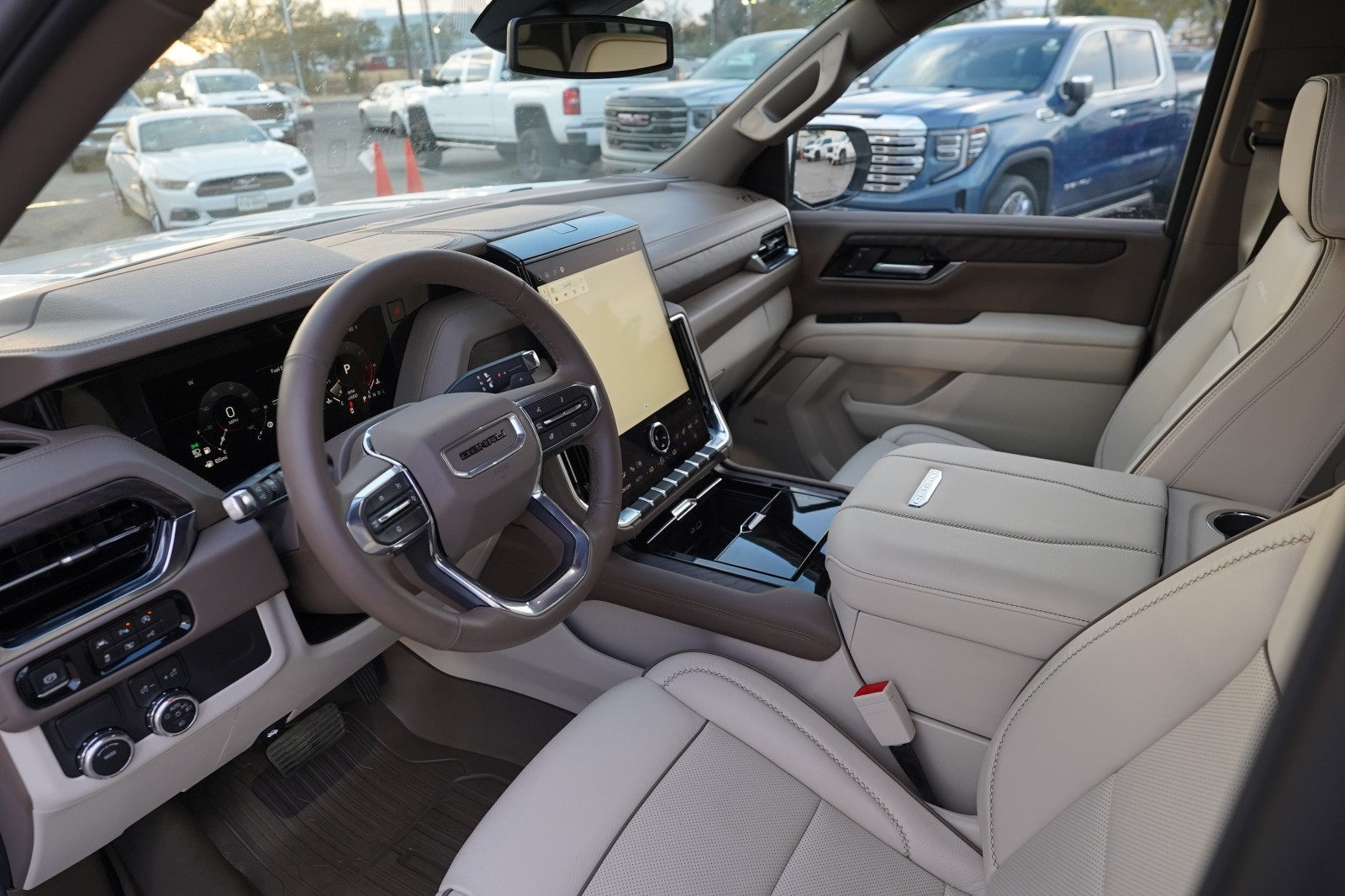 2026 GMC Yukon XL Denali - Photo 16