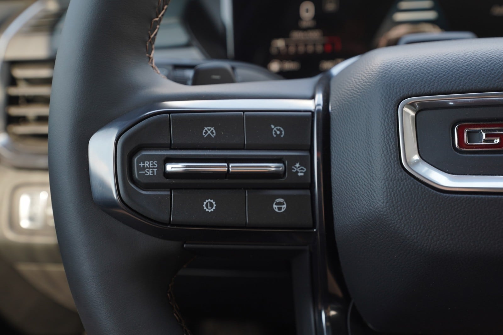 2026 GMC Acadia AT4 - Photo 16