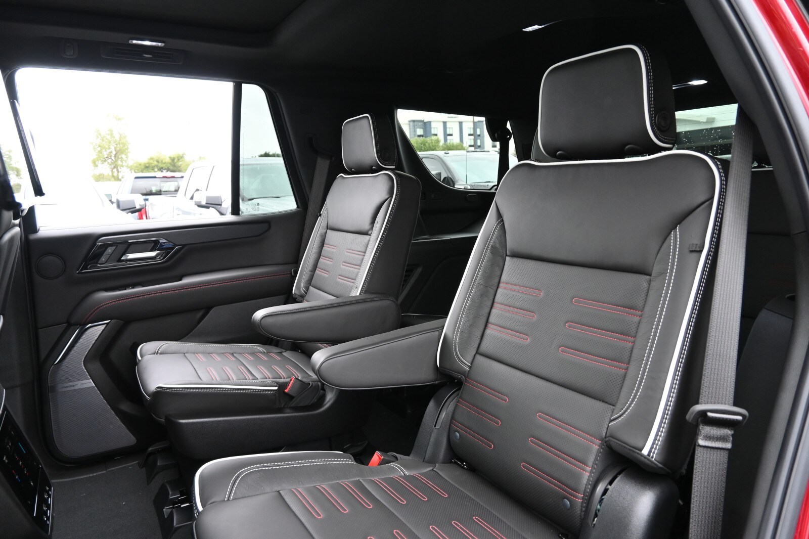 2027 GMC Yukon AT4 Ultimate - Photo 20