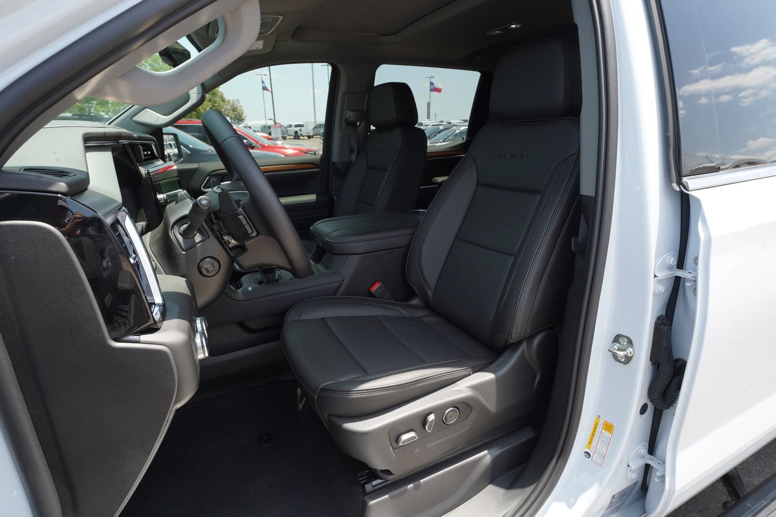 2026 GMC Sierra 1500 Denali - Photo 18