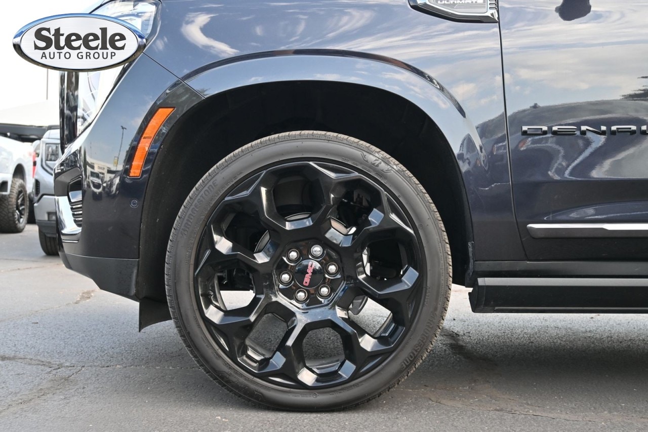 2025 GMC Yukon Denali Ultimate - Photo 30