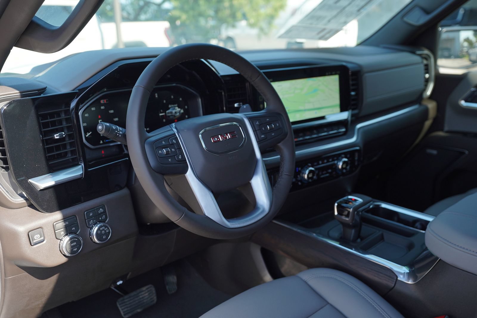 2026 GMC Sierra 1500 SLT - Photo 17