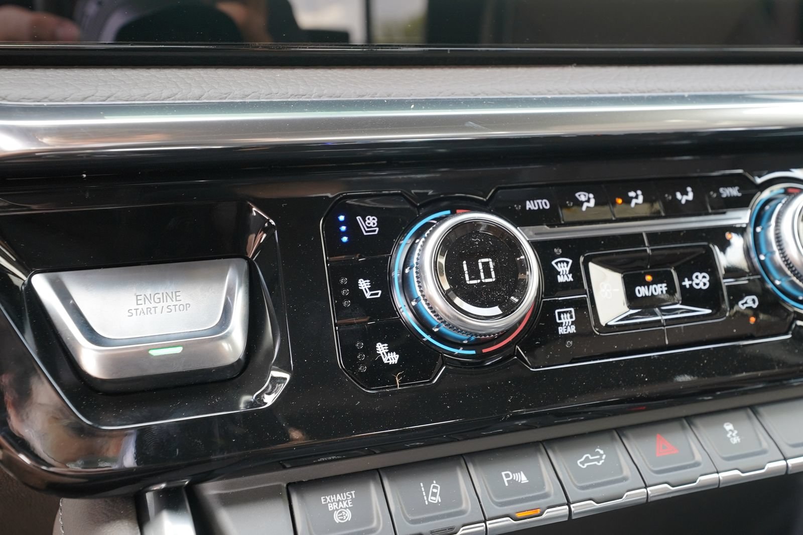 2026 GMC Sierra 3500HD Denali - Photo 16