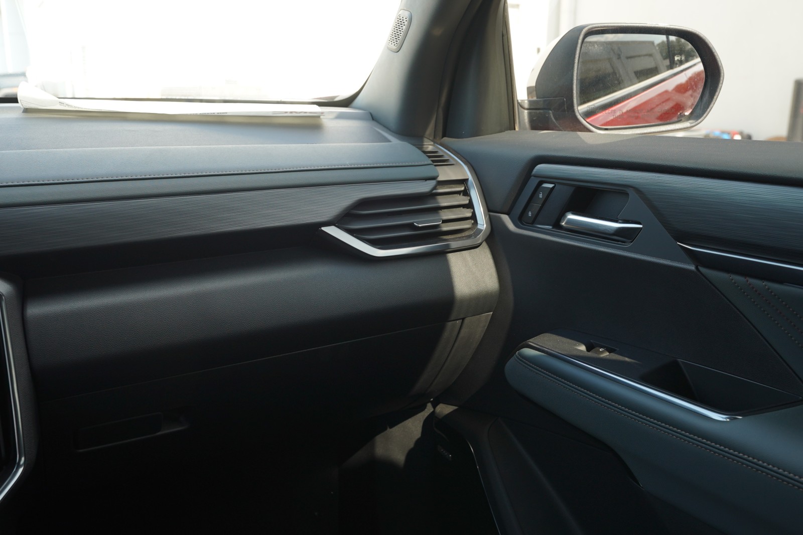 2026 GMC Acadia AT4 - Photo 7