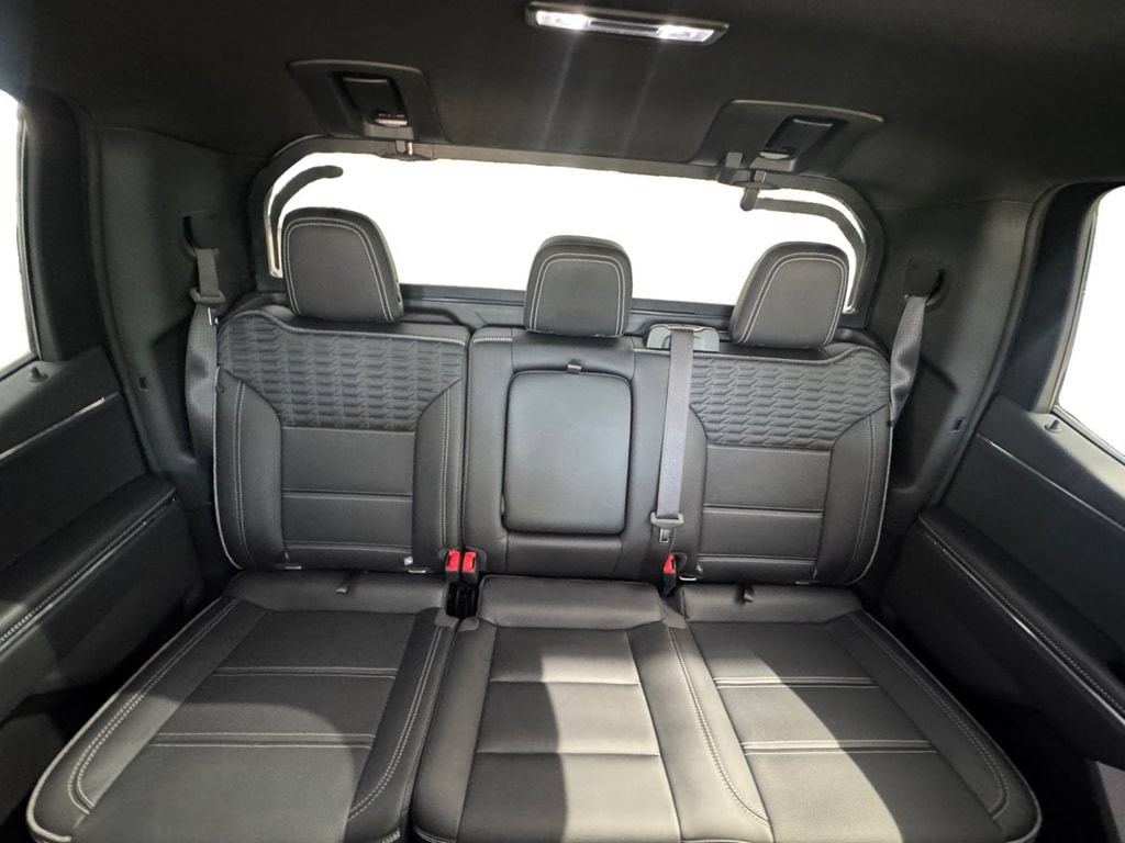 2025 GMC Sierra EV Denali - Photo 18