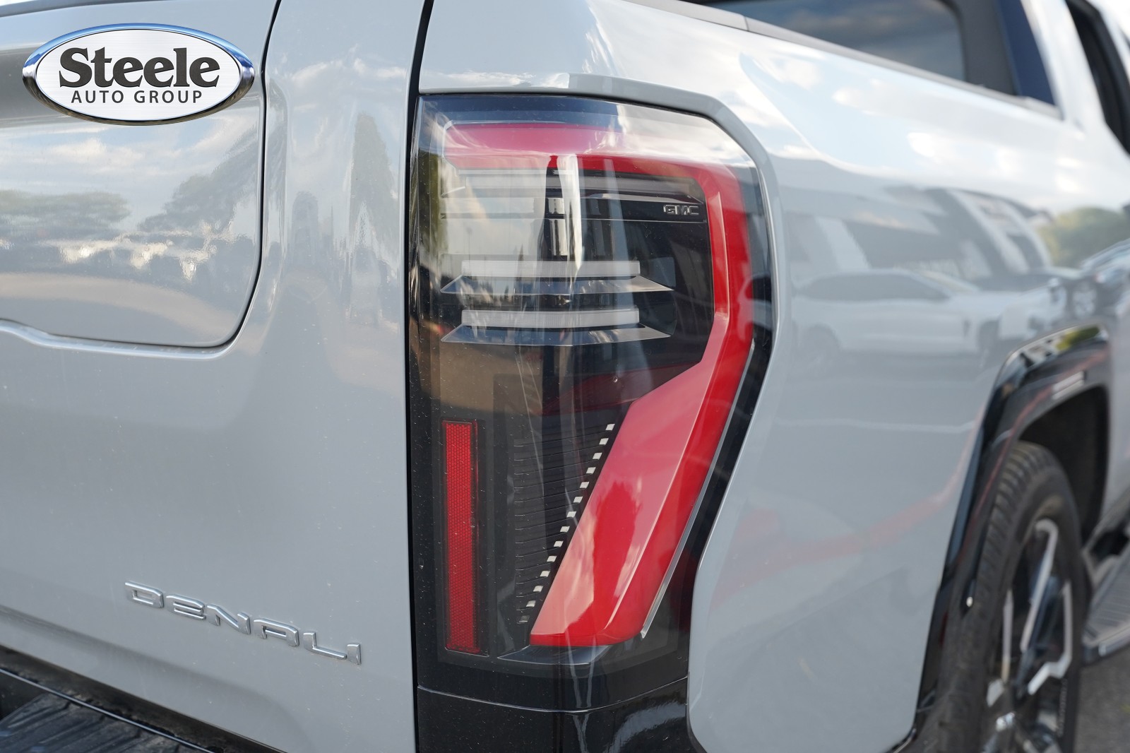 2025 GMC Sierra EV Denali - Photo 21