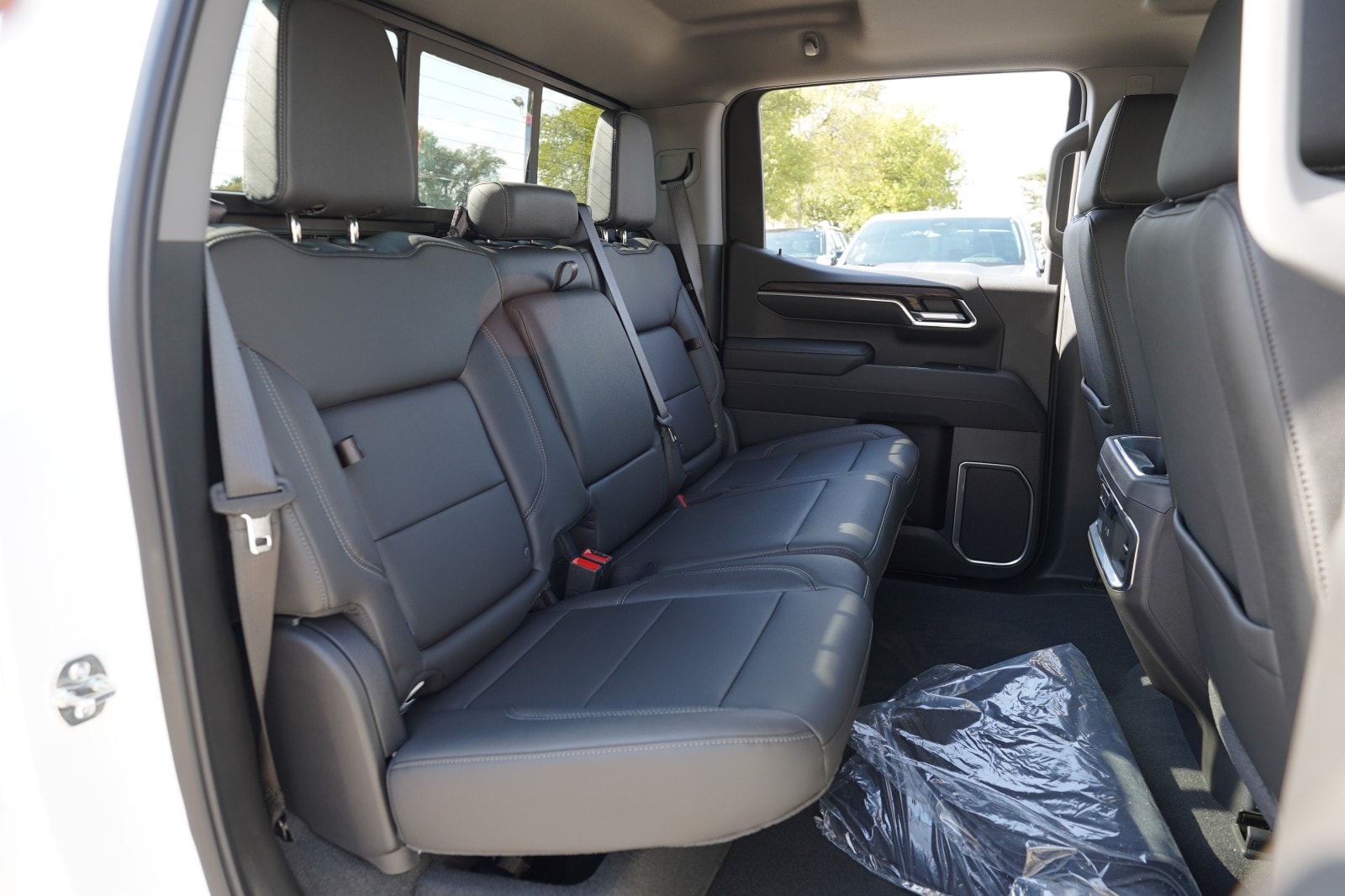 2026 GMC Sierra 1500 SLT - Photo 23