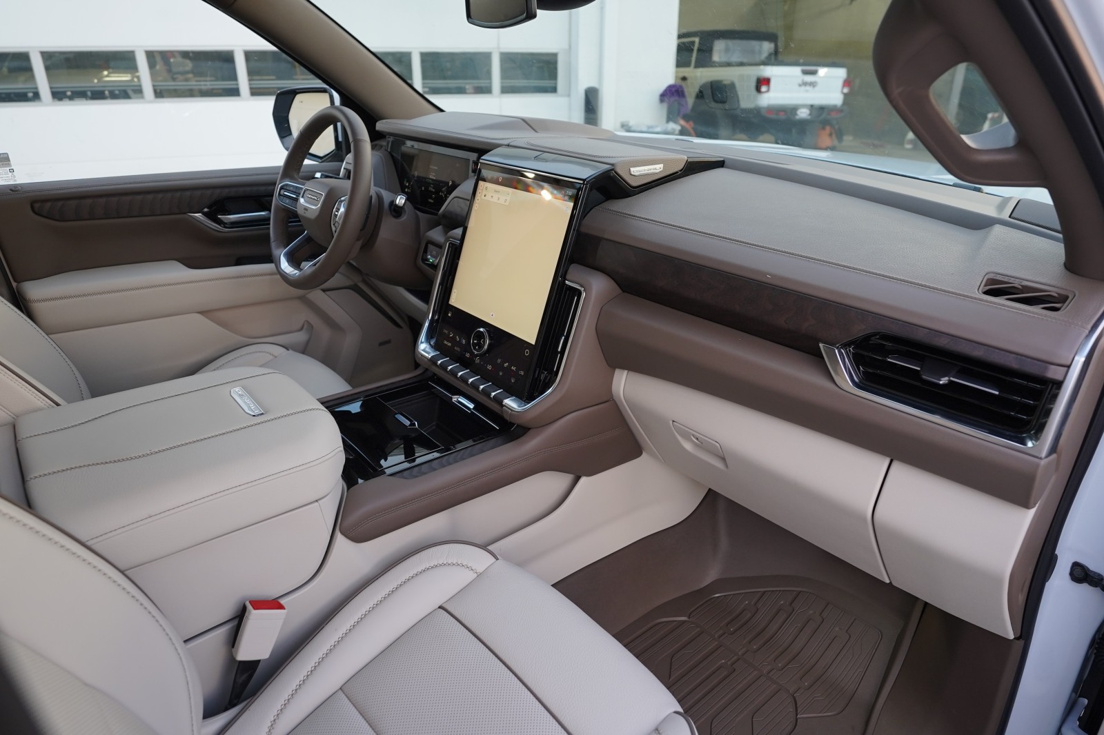 2026 GMC Yukon XL Denali - Photo 24