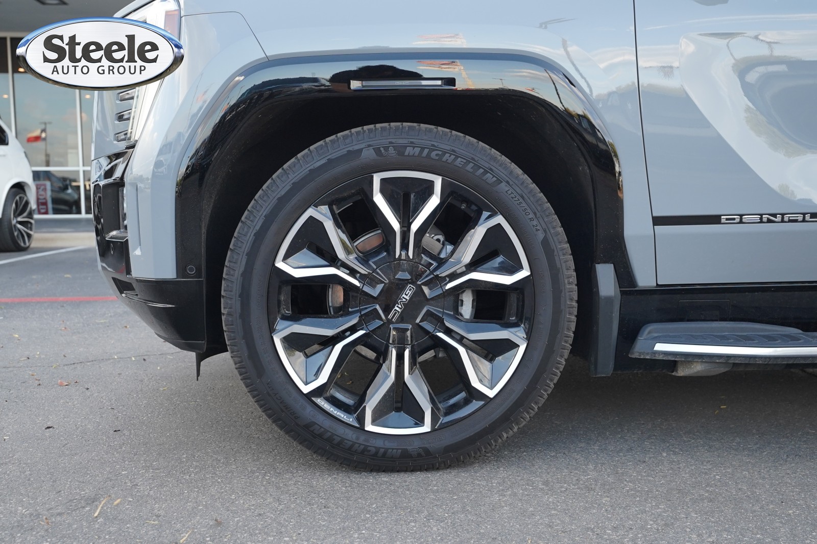 2025 GMC Sierra EV Denali - Photo 28