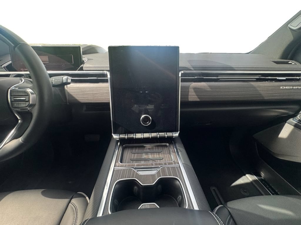 2025 GMC Sierra EV Denali - Photo 13