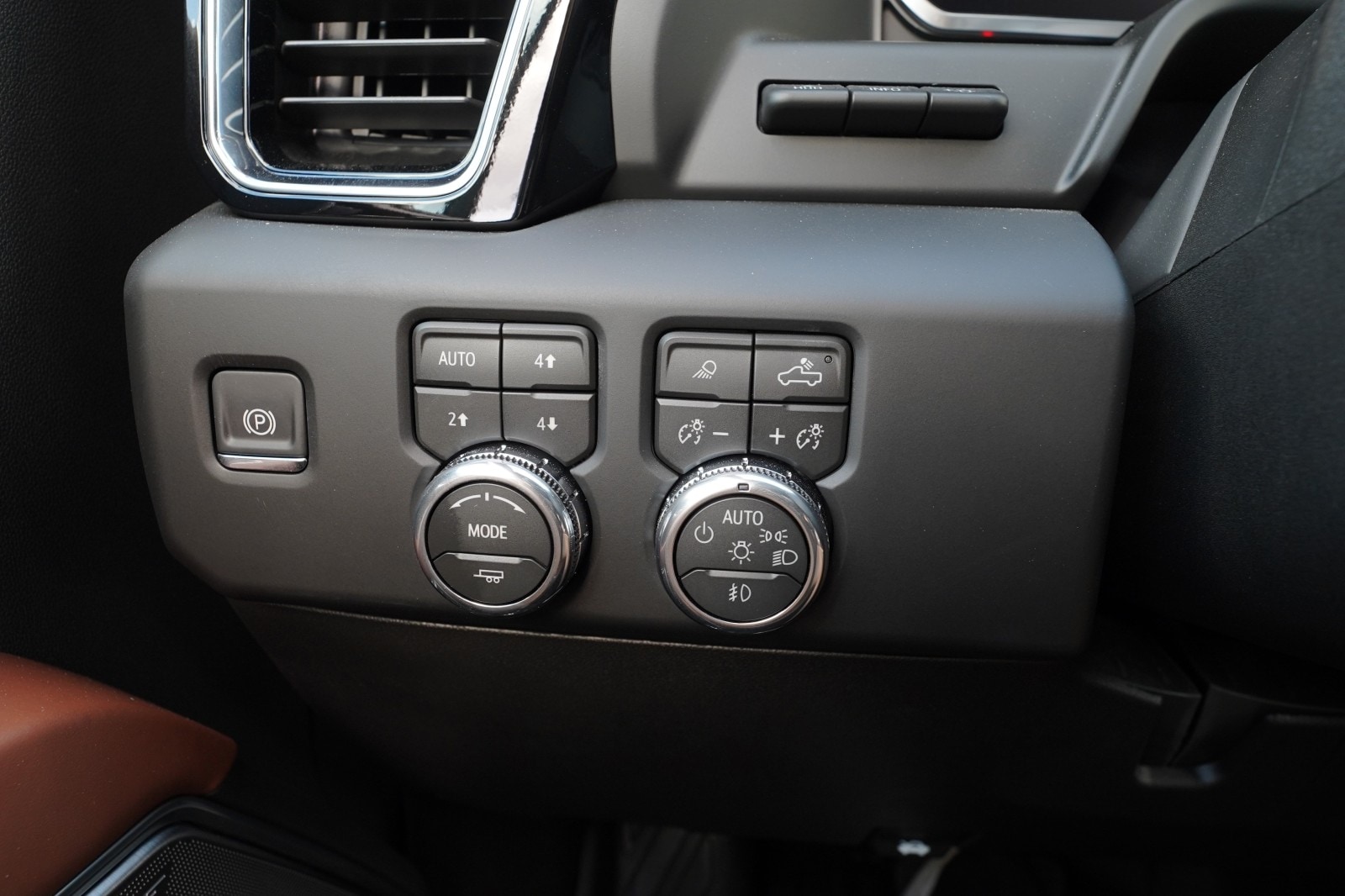 2026 GMC Sierra 2500HD Denali Ultimate - Photo 16