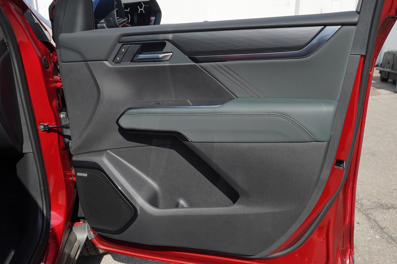 2026 GMC Acadia AT4 - Photo 28