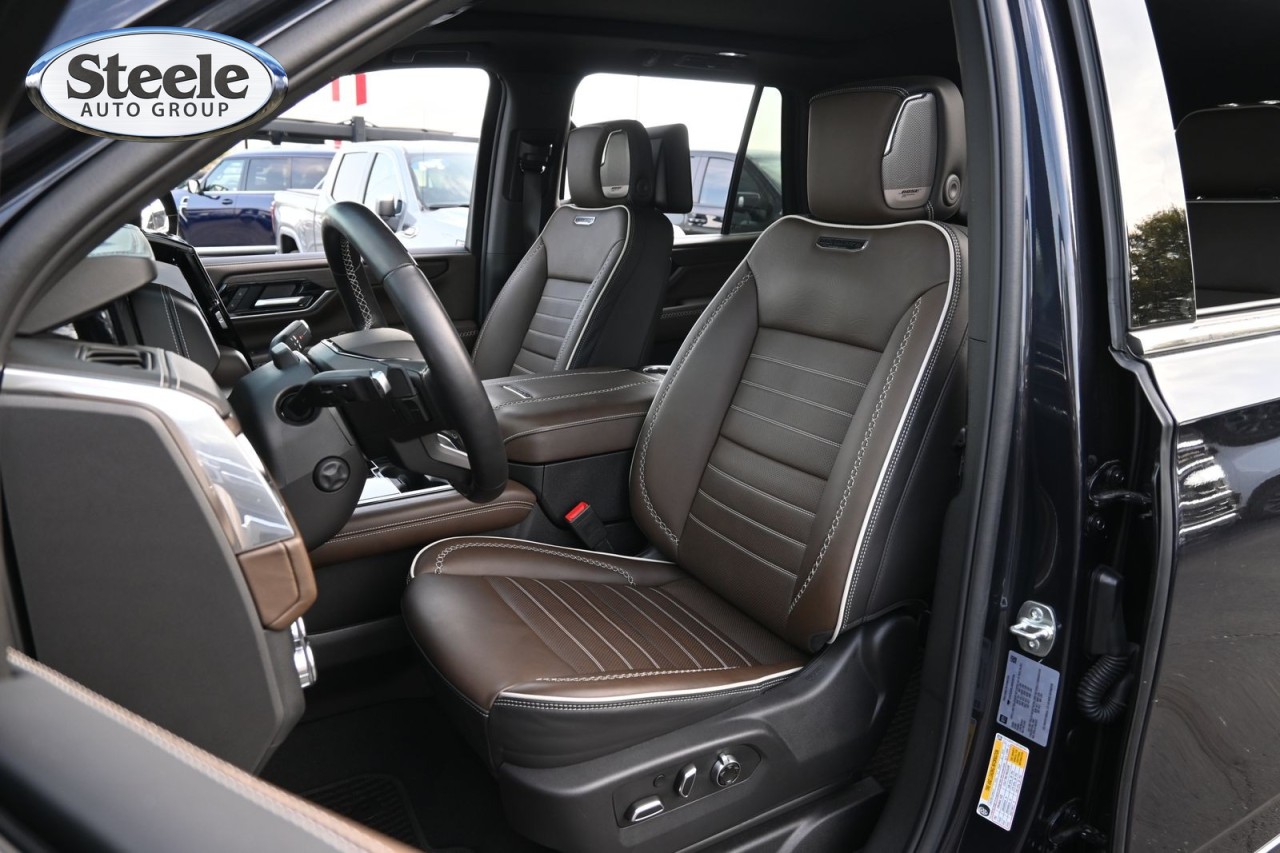 2025 GMC Yukon Denali Ultimate - Photo 18