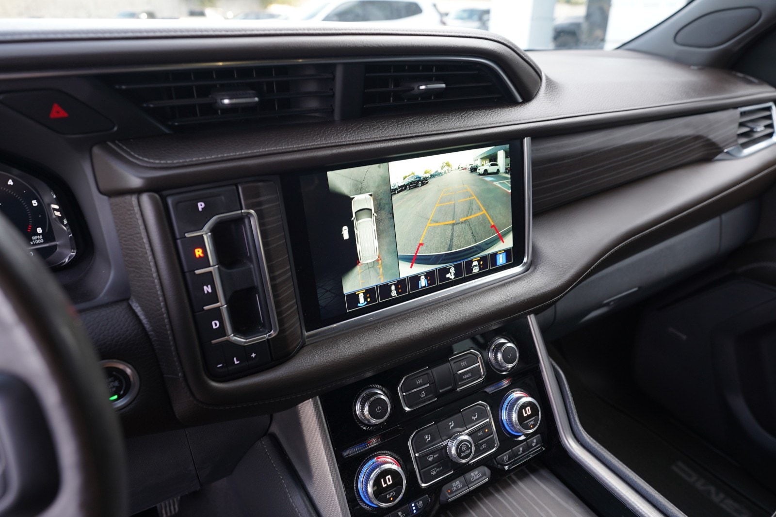2022 GMC Yukon Denali - Photo 13