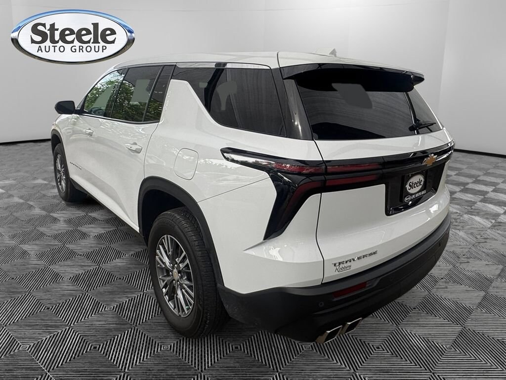 Used 2024 Chevrolet Traverse LS SUV