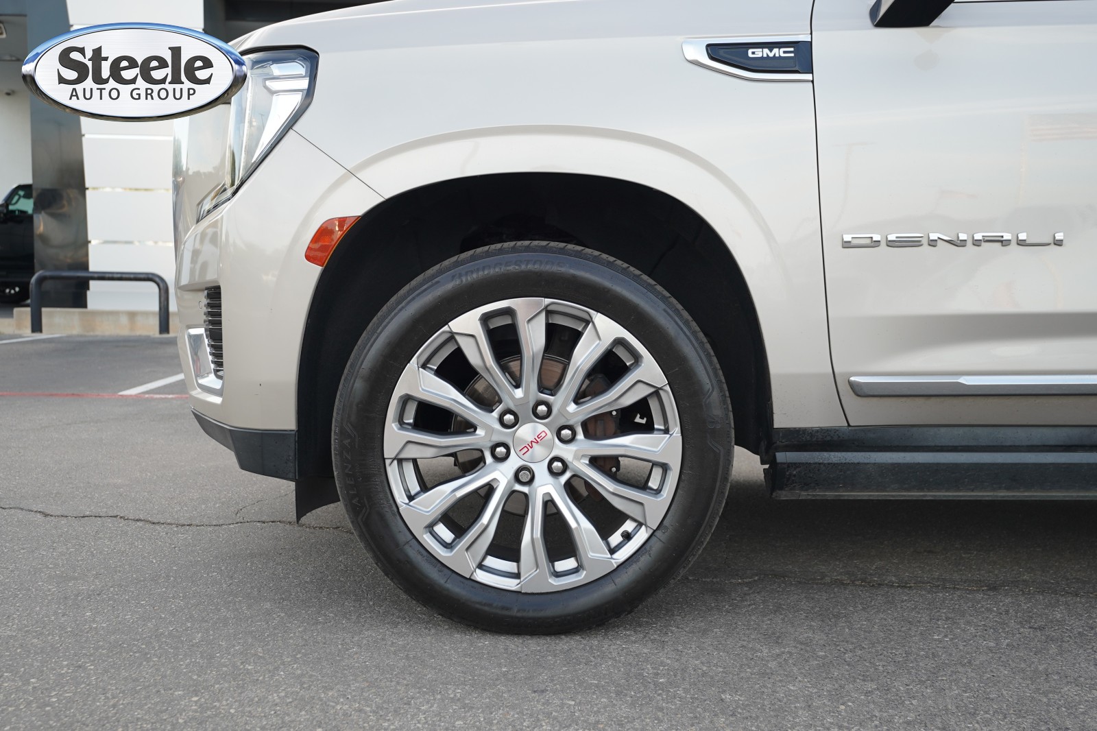 2022 GMC Yukon Denali - Photo 29
