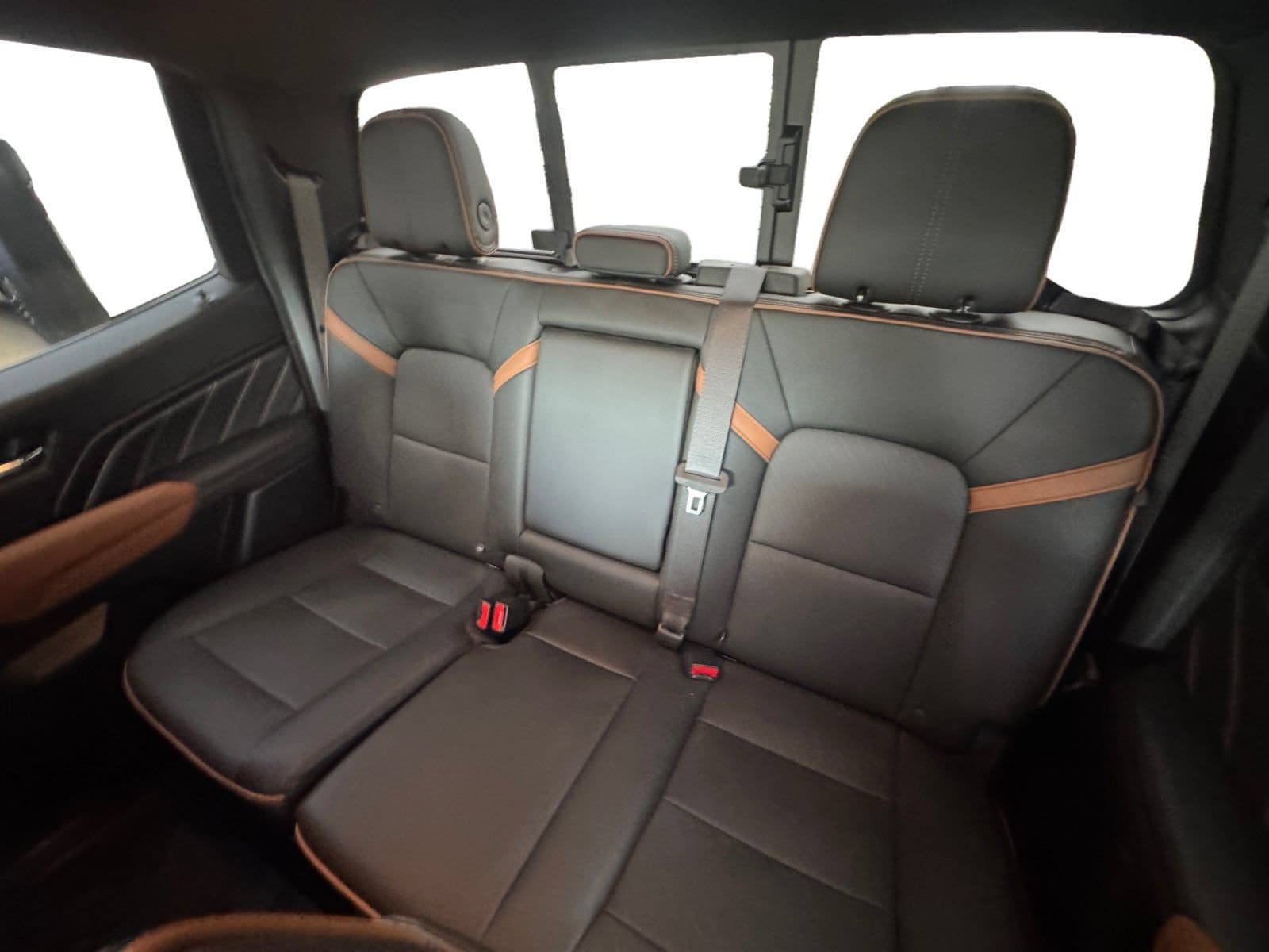 2025 GMC Canyon AT4 - Photo 14
