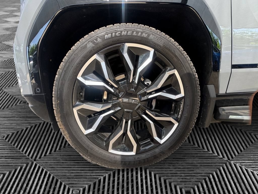 2025 GMC Sierra EV Denali - Photo 9
