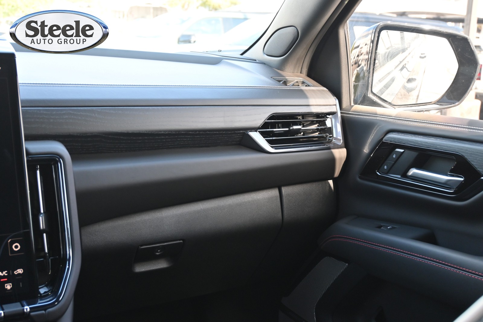 2026 GMC Yukon XL AT4 Ultimate - Photo 8