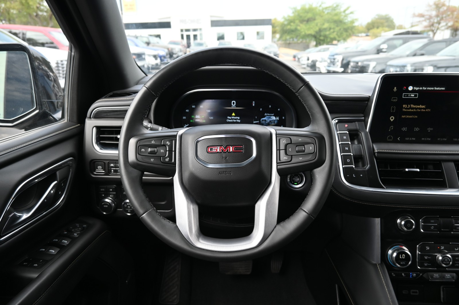 2023 GMC Yukon XL SLT - Photo 10