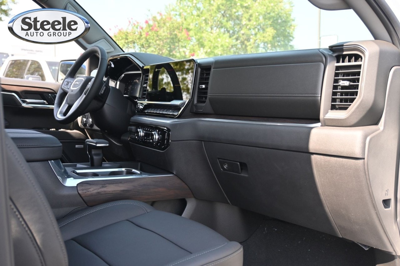 2026 GMC Sierra 1500 SLT - Photo 24