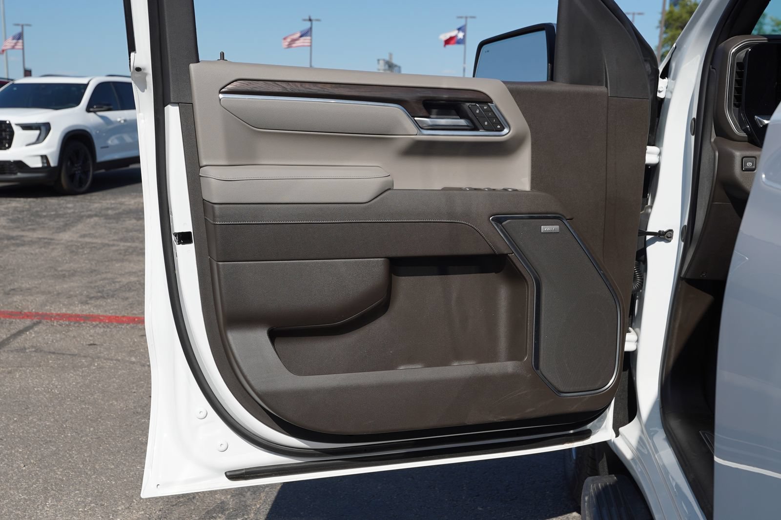 2026 GMC Sierra 1500 SLT - Photo 19