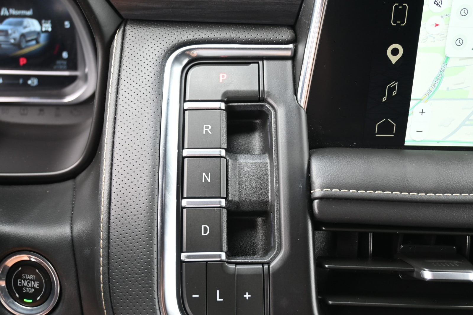 2023 GMC Yukon XL SLT - Photo 14