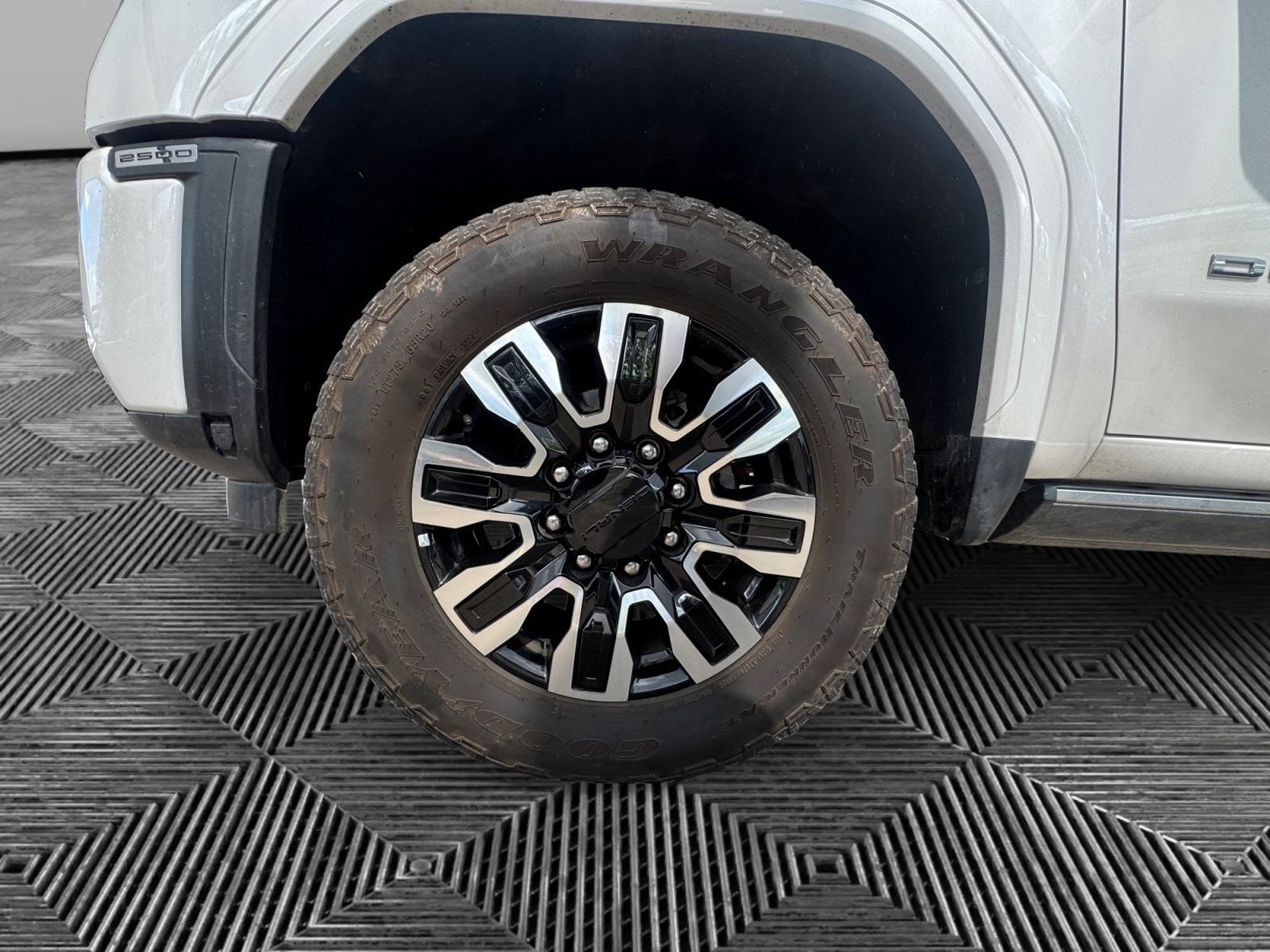 2024 GMC Sierra 2500HD Denali Ultimate - Photo 9