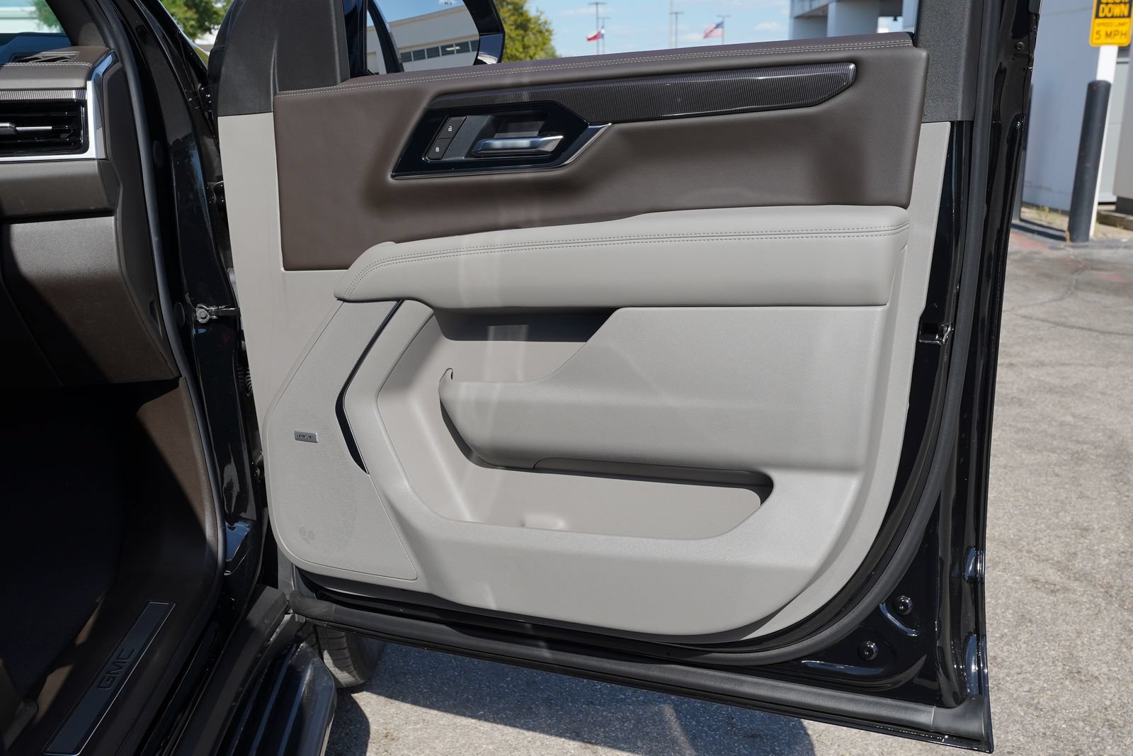 2026 GMC Yukon Elevation - Photo 26