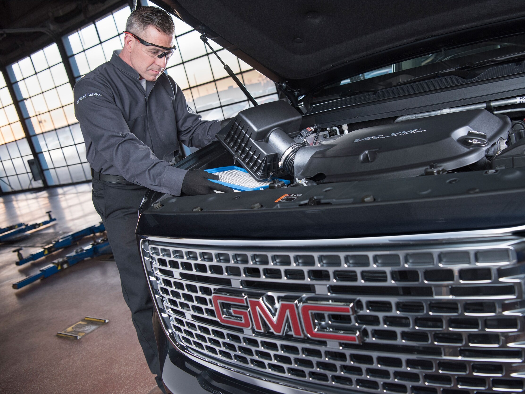 GMC DEALER