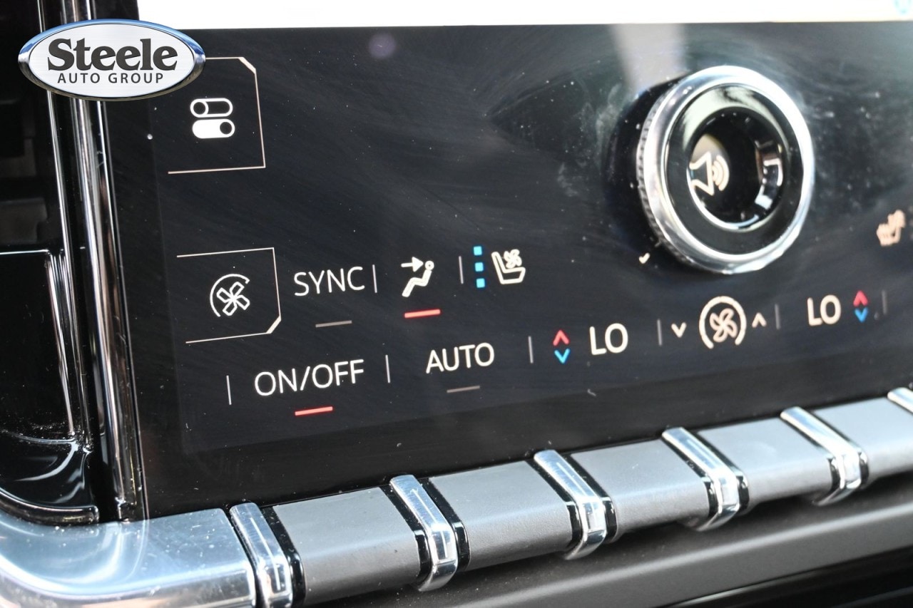 2025 GMC Yukon Denali Ultimate - Photo 15