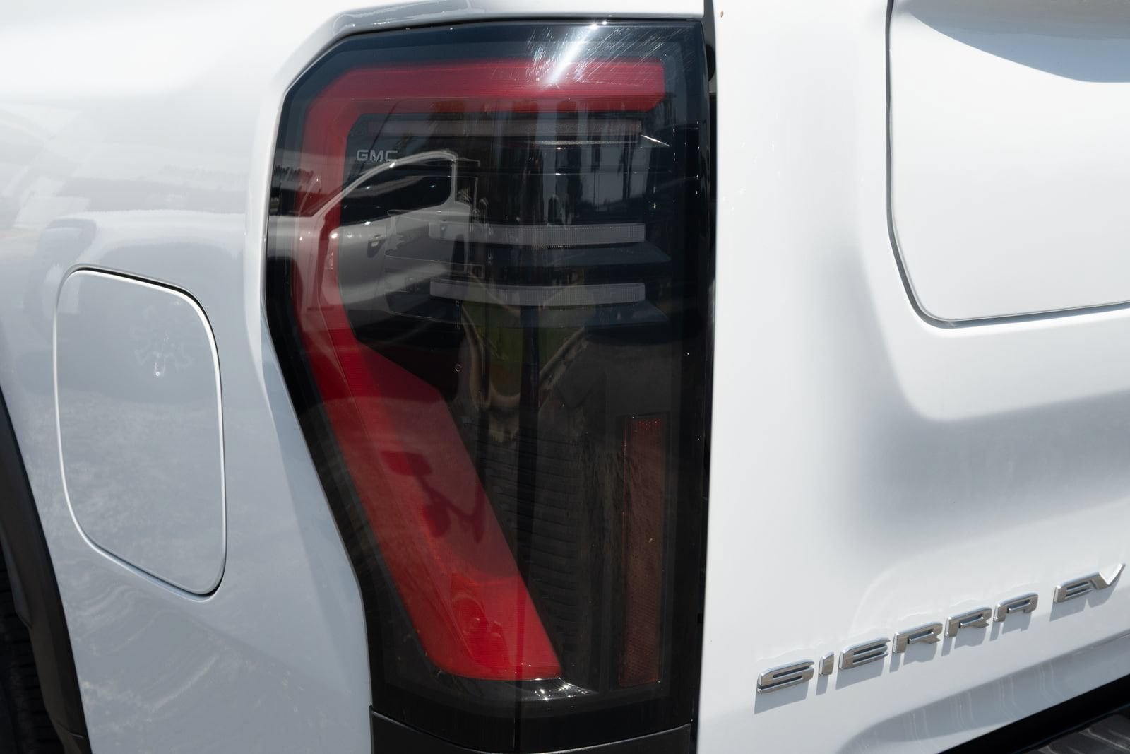 2026 GMC Sierra EV Elevation - Photo 21