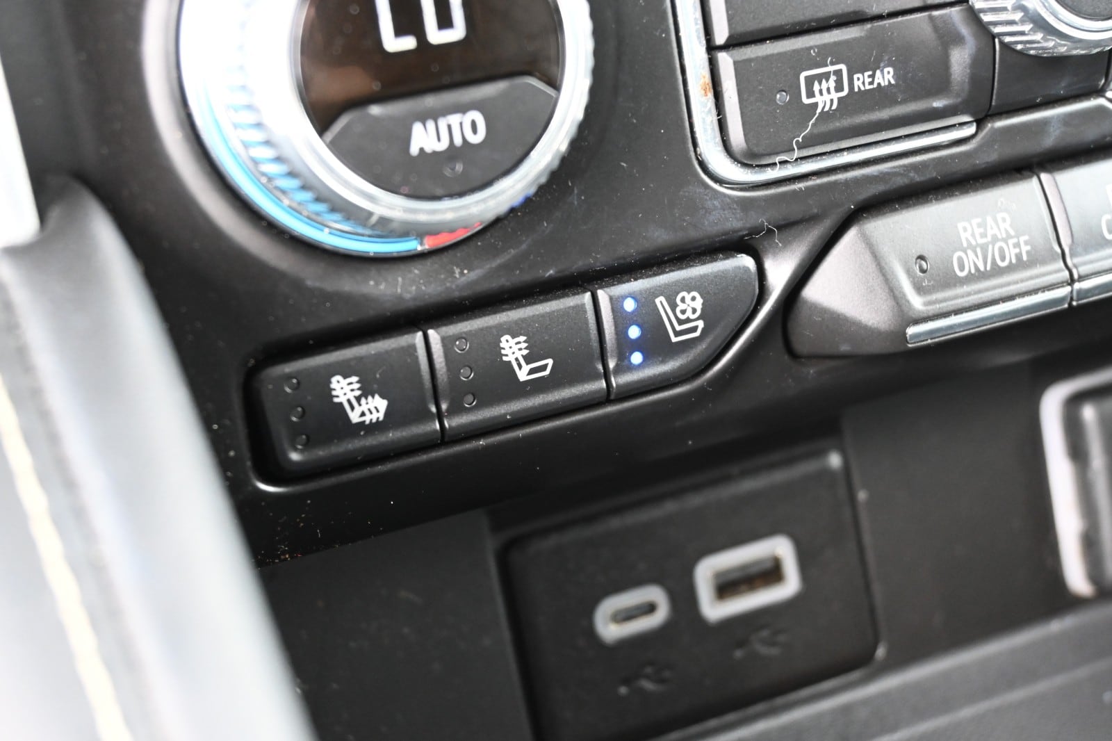 2023 GMC Yukon XL SLT - Photo 15
