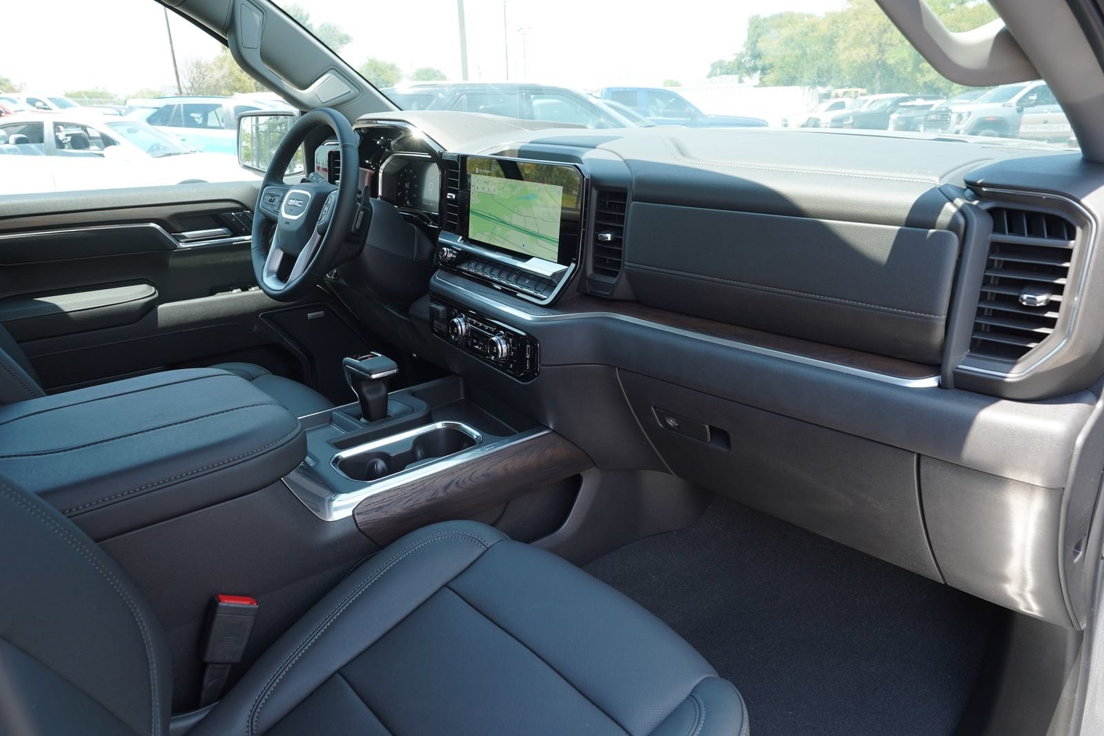 2026 GMC Sierra 1500 SLT - Photo 24