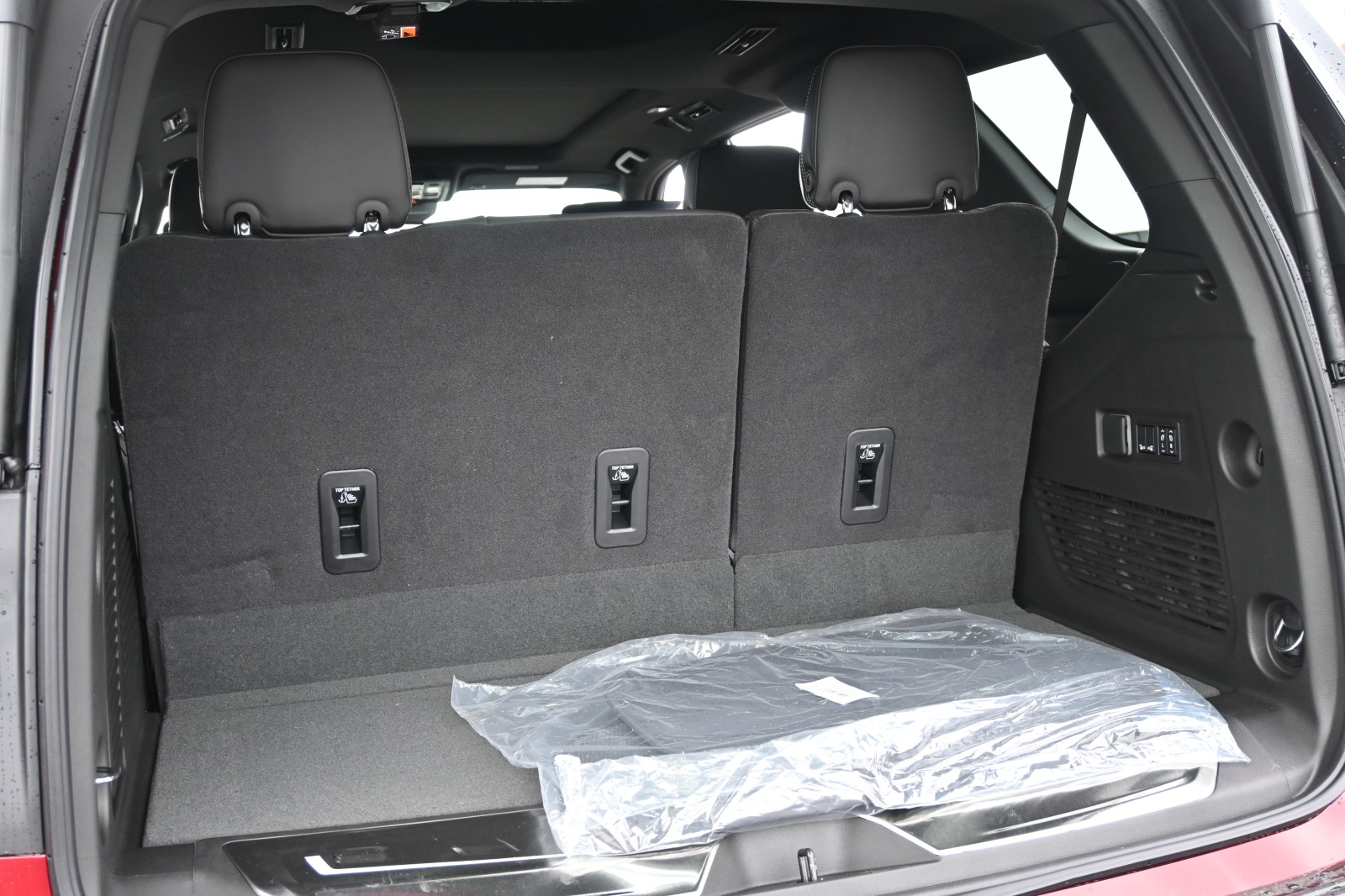 2027 GMC Yukon AT4 Ultimate - Photo 24
