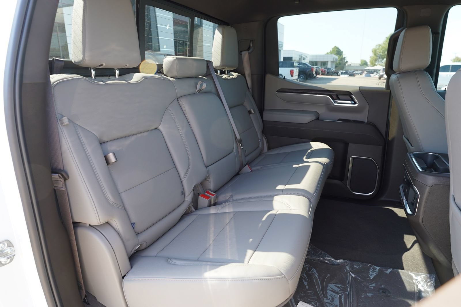 2026 GMC Sierra 1500 SLT - Photo 23