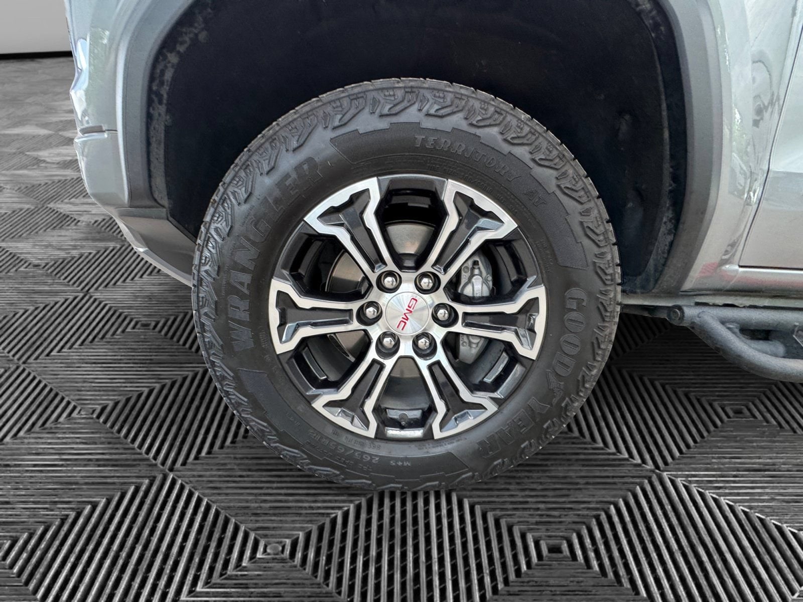 2025 GMC Canyon AT4 - Photo 9