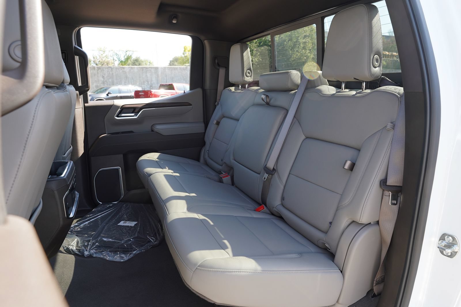 2026 GMC Sierra 1500 SLT - Photo 20