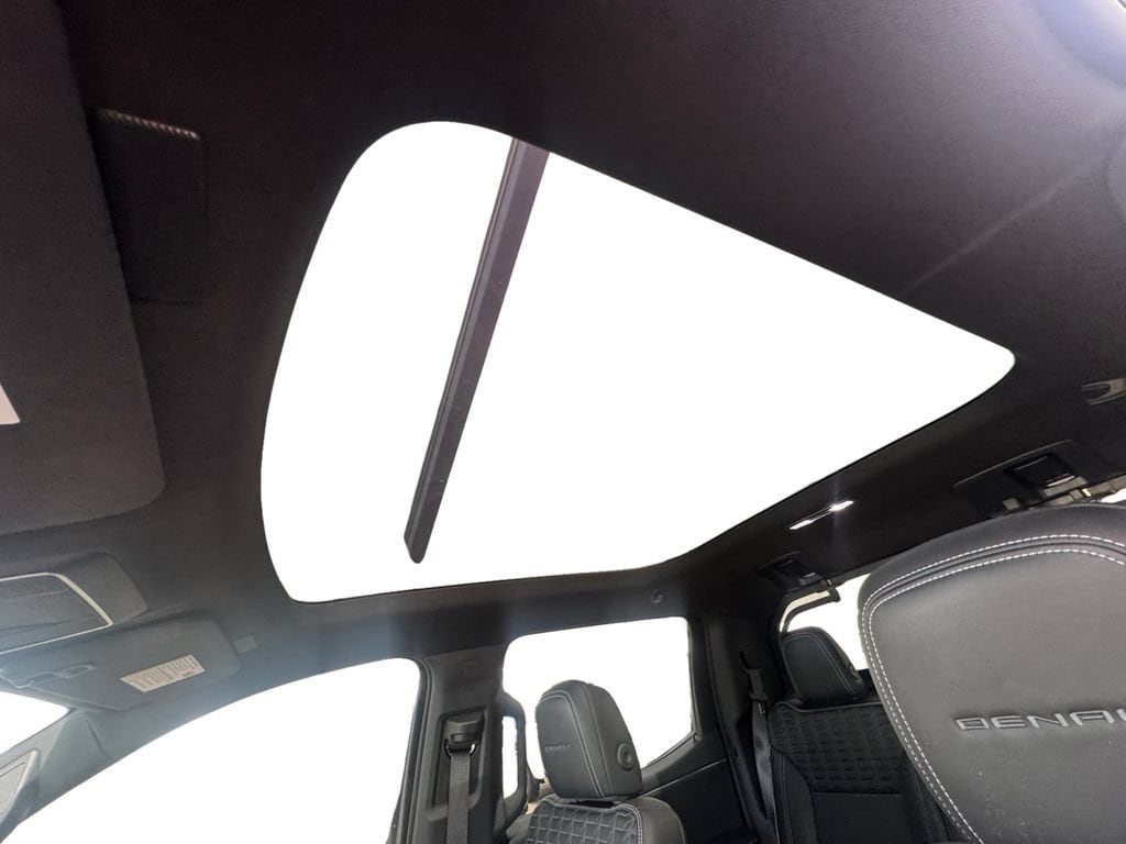 2025 GMC Sierra EV Denali - Photo 11